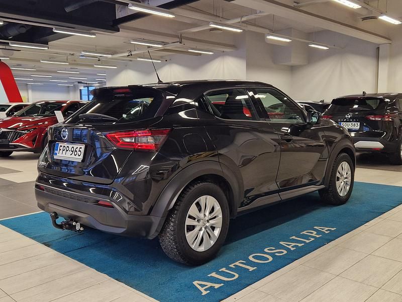 Käytetty Nissan Juke Acenta 117 HP (86 kW) 2021 Musta Katumaasturi