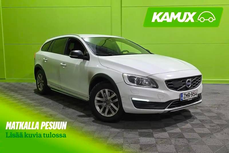 Käytetty Volvo V60 CC Momentum 190 HP (139 kW) 2016 Valkoinen Farmari