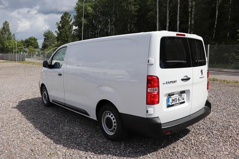 Käytetty Peugeot e-Expert 136 kW (185 HP) 2024 Valkoinen Van