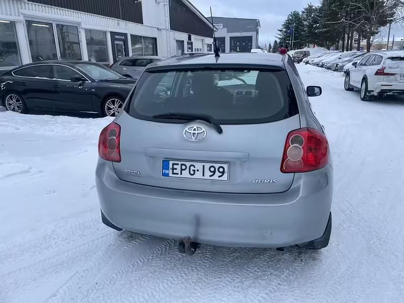 Käytetty Toyota Auris 2009 Viistoperä
