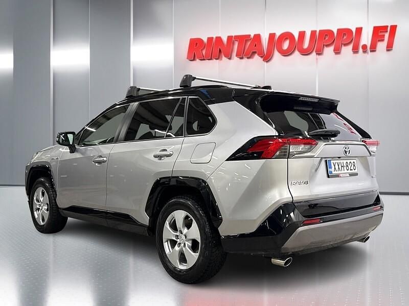 Käytetty Toyota RAV4 Hybrid Style 218 HP (160 kW) 2020 Hopea Katumaasturi