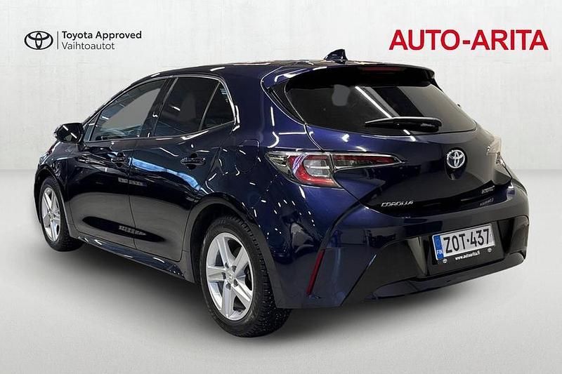 Käytetty Toyota Corolla Edition 122 HP (89 kW) 2023 Sininen Viistoperä