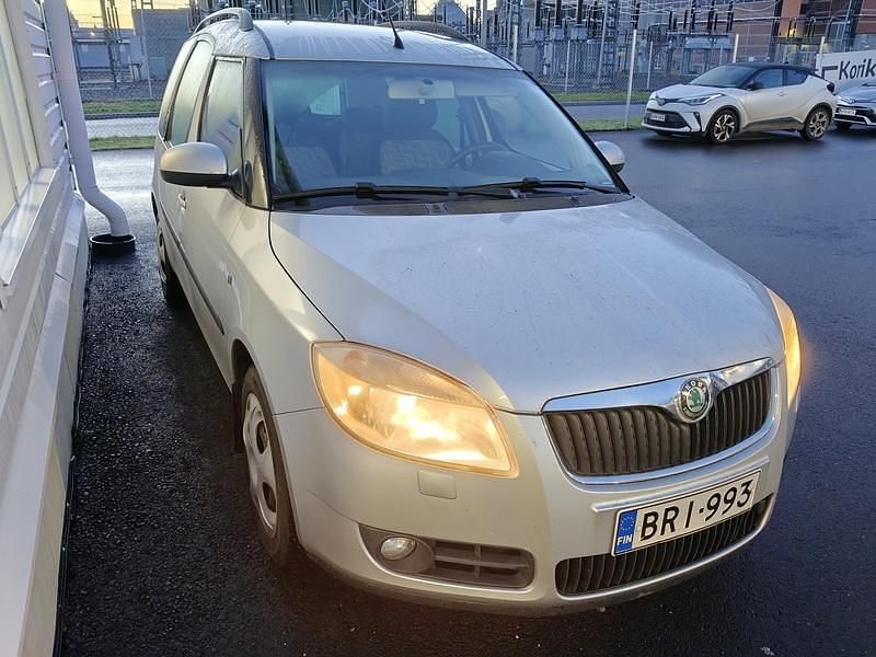 Harmaa Käytetty 2007 Skoda Roomster Comfort Tila-auto | 6 990 € - Kuva 1/4