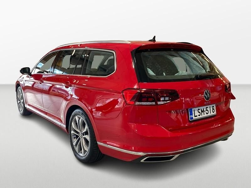 Käytetty VW Passat GTE 218 HP (160 kW) 2020 Punainen Farmari