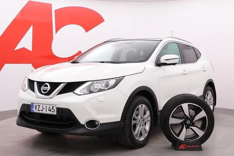 Valkoinen Käytetty 2017 Nissan Qashqai N-Vision Katumaasturi | 13 990 € (Perustarjous) - Kuva 1/4