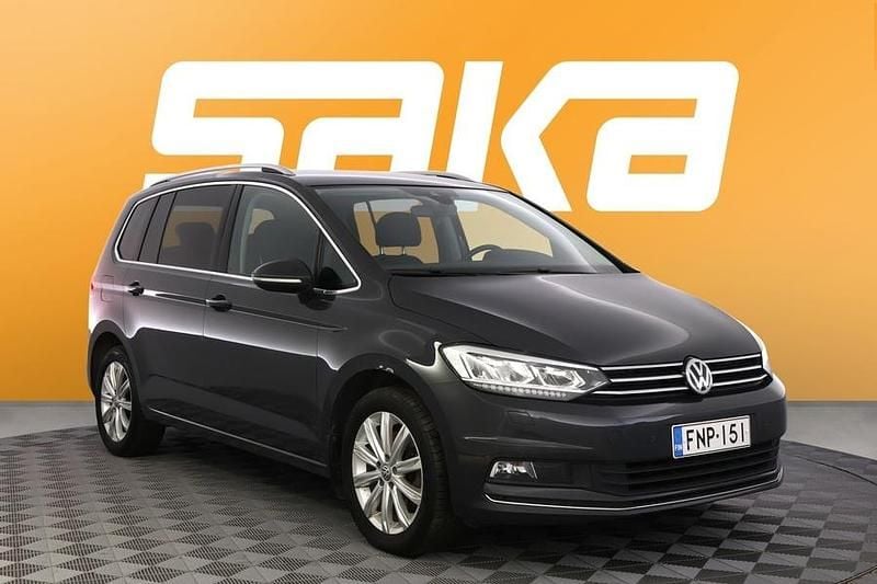 Käytetty VW Touran Highline 116 HP (85 kW) 2019 Tila-auto