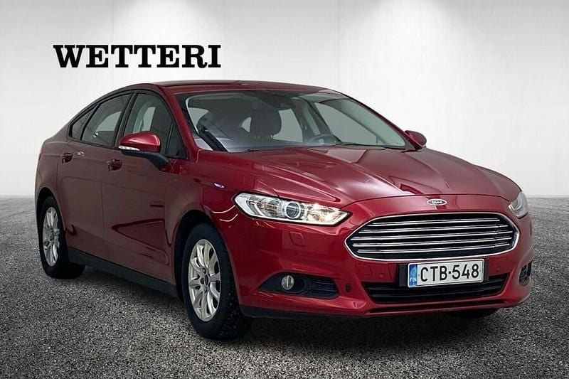 Punainen Käytetty 2015 Ford Mondeo Trend Viistoperä | 9 990 € (Perustarjous) - Kuva 1/4