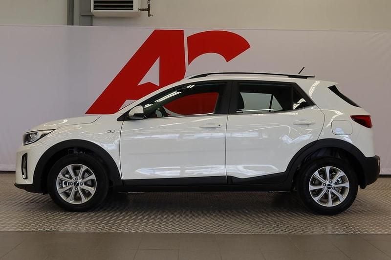 Käytetty Kia Stonic EX 101 HP (74 kW) 2023 Katumaasturi