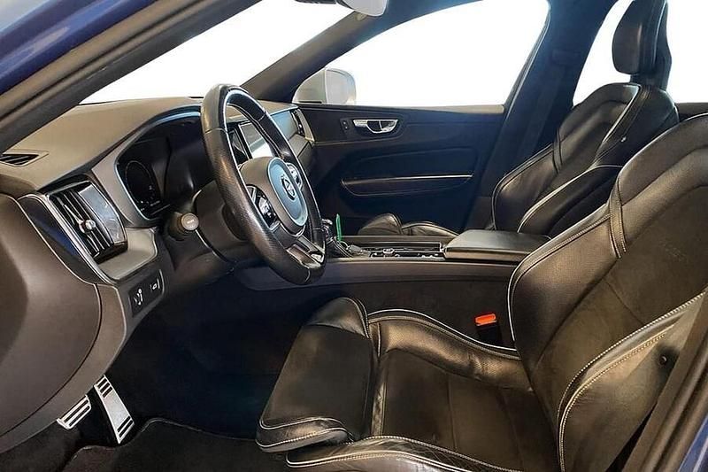 Käytetty Volvo XC60 Business Edition 254 HP (186 kW) 2018 Katumaasturi