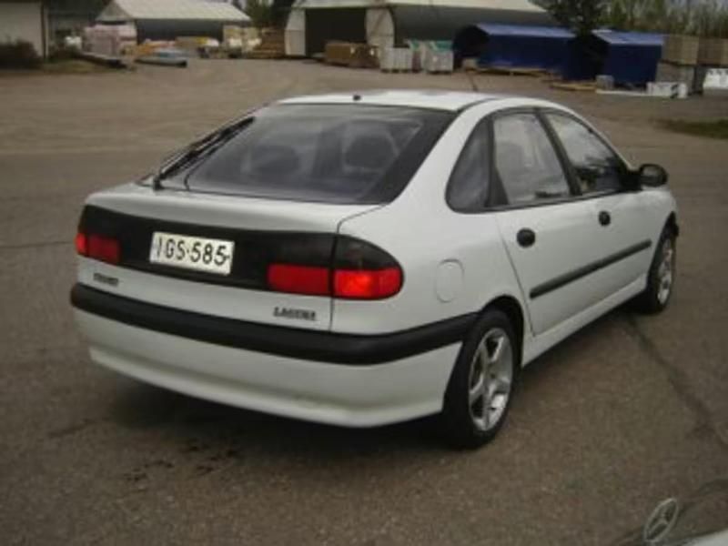 Käytetty Renault Laguna 90 HP (66 kW) 1996 Valkoinen Farmari