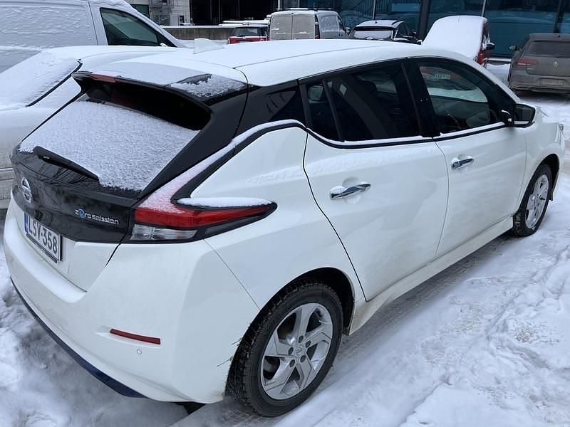 Käytetty Nissan Leaf 360º 160 kW (218 HP) 2022 Viistoperä