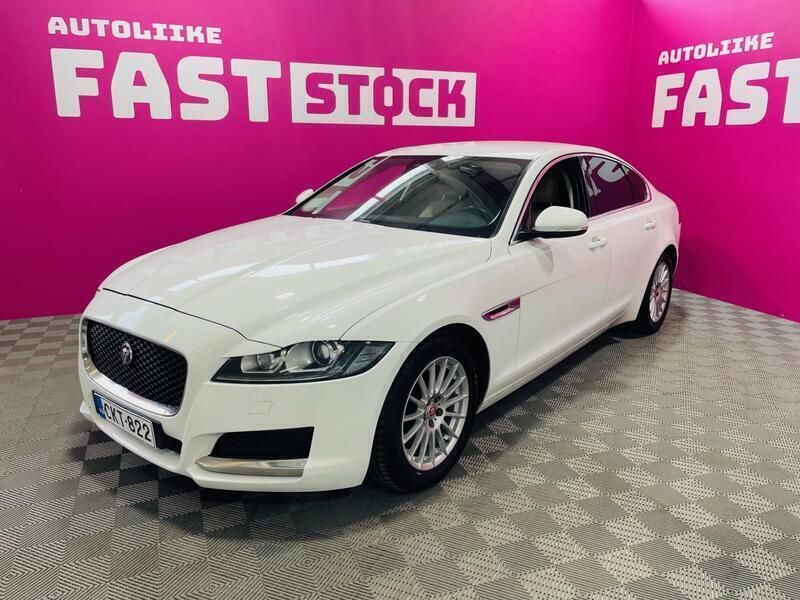 Käytetty 2017 Jaguar XF Pure Sedan | 14 390 € - Kuva 1/4