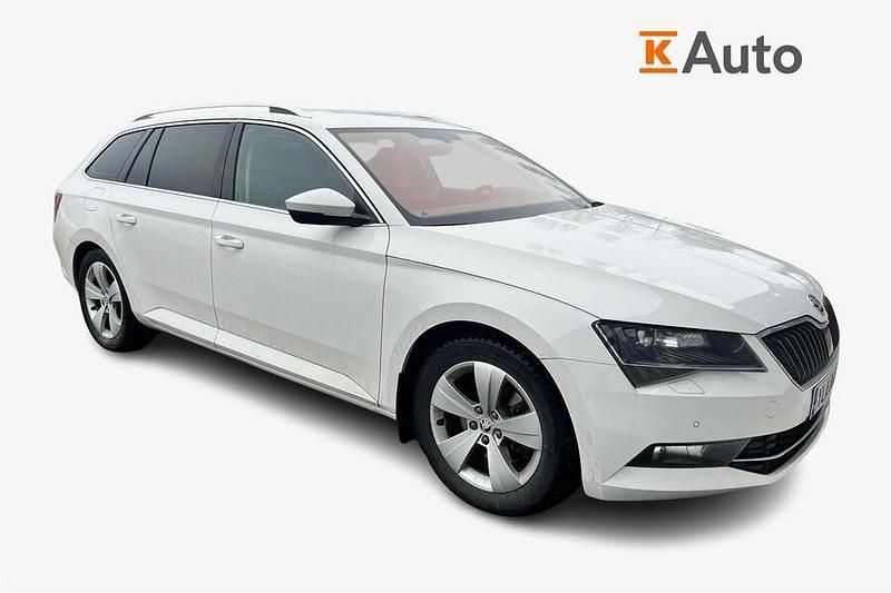 Käytetty Skoda Superb 150 HP (110 kW) 2019 Valkoinen Farmari