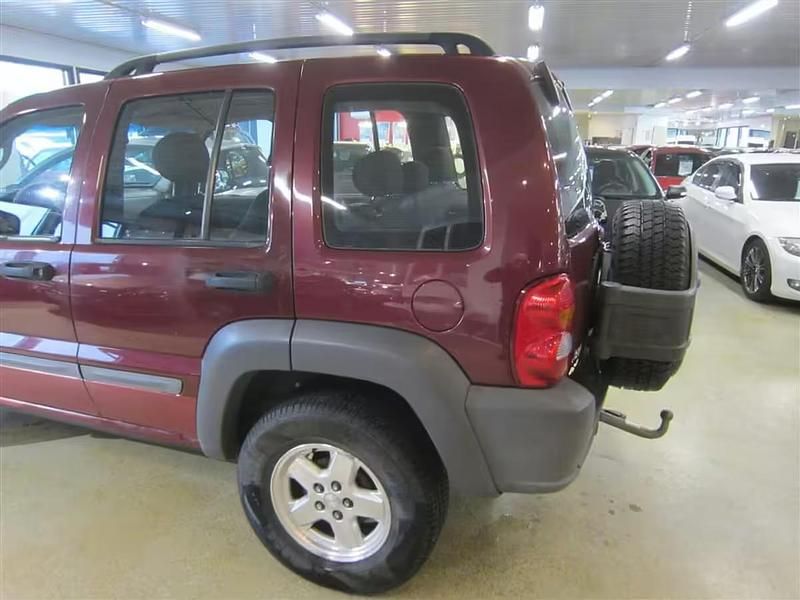Käytetty Jeep Cherokee Sport 2002 Katumaasturi