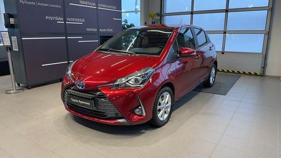Käytetty Toyota Yaris Edition 72 HP (52 kW) 2019 Punainen Viistoperä