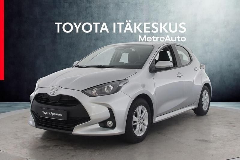 Hopea Käytetty 2024 Toyota Yaris Hybrid Viistoperä | 19 890 € (Hyvä tarjous) - Kuva 1/4