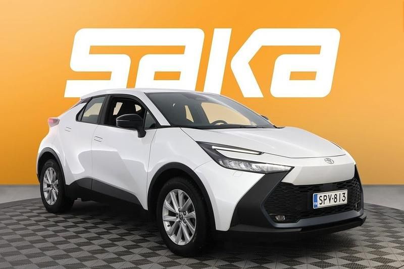 Käytetty Toyota C-HR Active 140 HP (102 kW) 2024 Katumaasturi