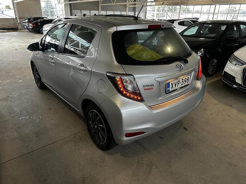 Käytetty Toyota Yaris Active 99 HP (72 kW) 2014 Viistoperä