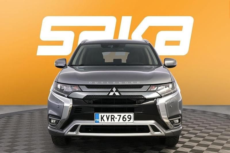 Käytetty Mitsubishi Outlander P-HEV Intense 208 HP (152 kW) 2019 Katumaasturi