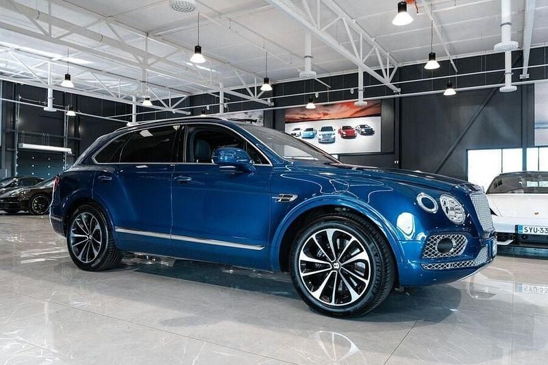 Käytetty Bentley Bentayga Mulliner 449 HP (330 kW) 2020 Katumaasturi