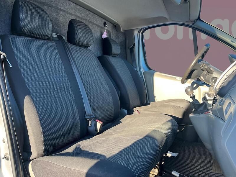 Käytetty Opel Vivaro 114 HP (83 kW) 2012 Tila-auto