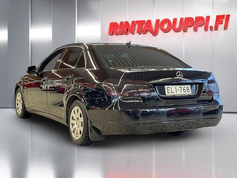 Käytetty Mercedes E200 Business 136 HP (100 kW) 2010 Musta Sedan