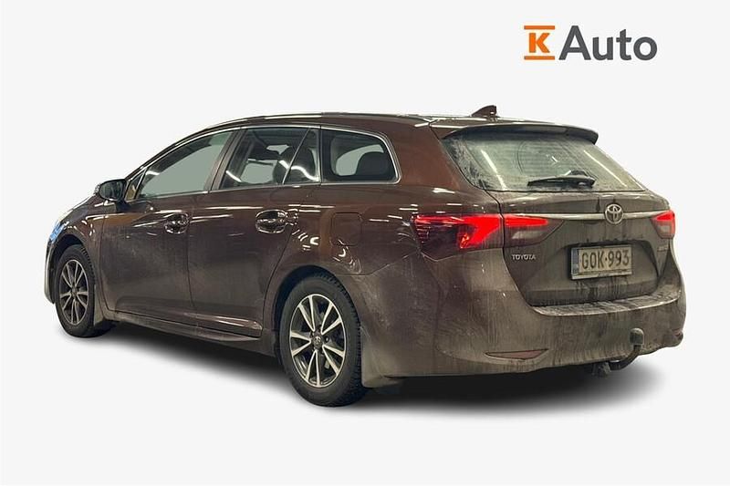 Käytetty Toyota Avensis Multidrive S 147 HP (108 kW) 2016 Ruskea (beige) Tila-auto