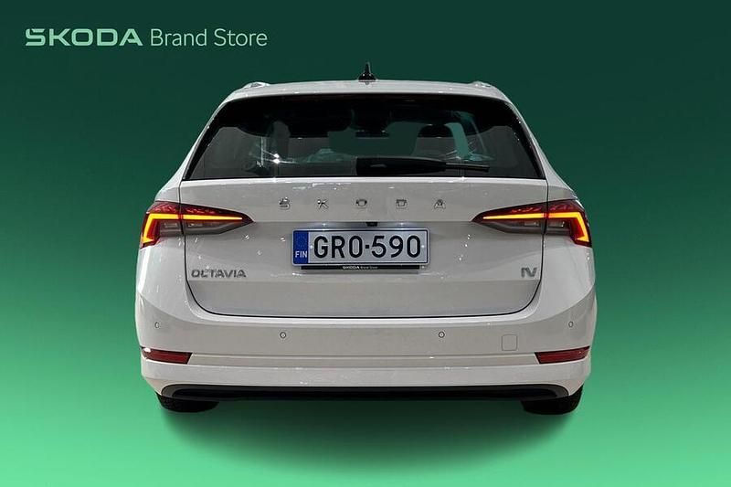 Käytetty Skoda Octavia Style 204 HP (150 kW) 2021 Farmari