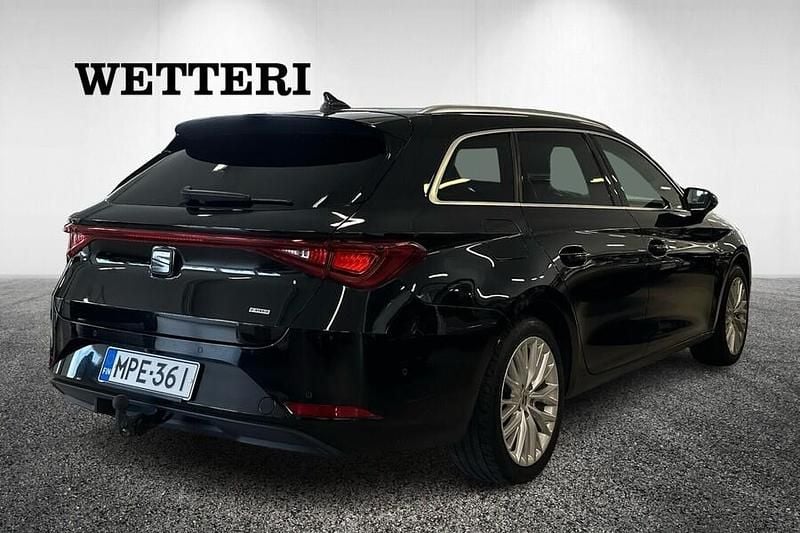 Käytetty Seat Leon FR 204 HP (150 kW) 2023 Musta Viistoperä