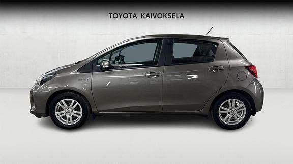 Käytetty Toyota Yaris Active 72 HP (52 kW) 2016 Harmaa Viistoperä