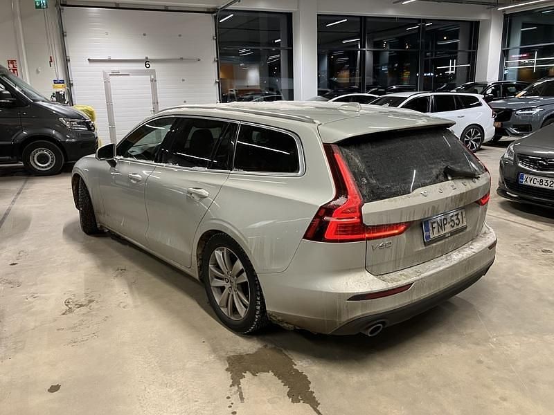 Käytetty Volvo V60 Business Edition 190 HP (139 kW) 2019 Farmari