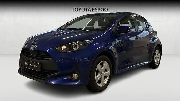 Käytetty Toyota Yaris Active 125 HP (91 kW) 2021 Met. sininen Viistoperä