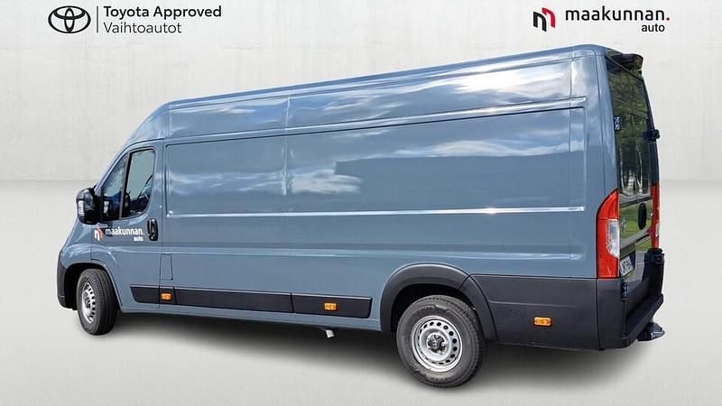 Käytetty Toyota Proace Comfort 180 HP (132 kW) 2025 Harmaa Tila-auto