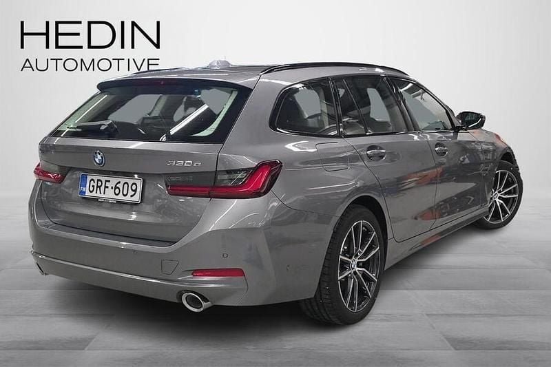 Uusi BMW 330 292 HP (214 kW) 2025 Farmari