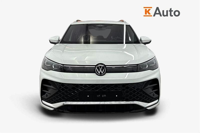 Uusi VW Tiguan R-line Edition 204 HP (150 kW) 2025 Valkoinen Katumaasturi