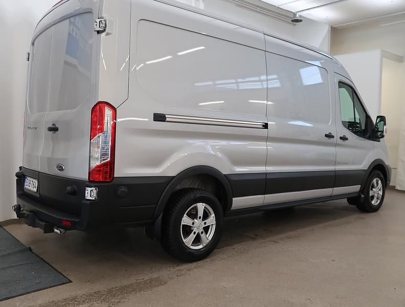 Käytetty Ford Transit Trend 131 HP (96 kW) 2022 Harmaa Van
