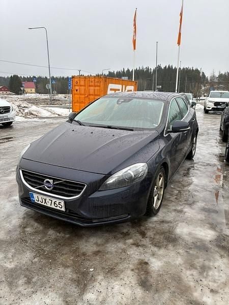 Käytetty Volvo V40 Business Edition 152 HP (111 kW) 2016 Viistoperä