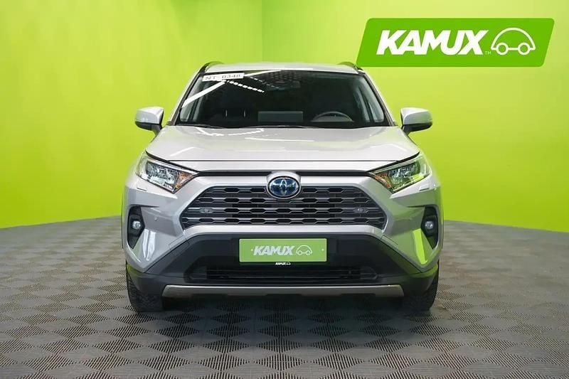 Käytetty Toyota RAV4 Hybrid Active 178 HP (130 kW) 2024 Hopea / harmaa Katumaasturi