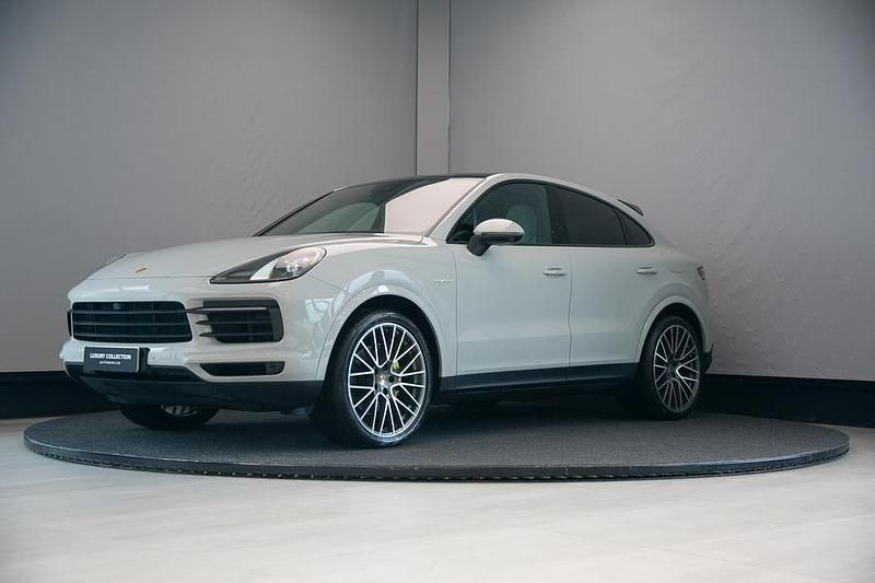 Harmaa Käytetty 2021 Porsche Cayenne Katumaasturi | 92 900 € - Kuva 1/4