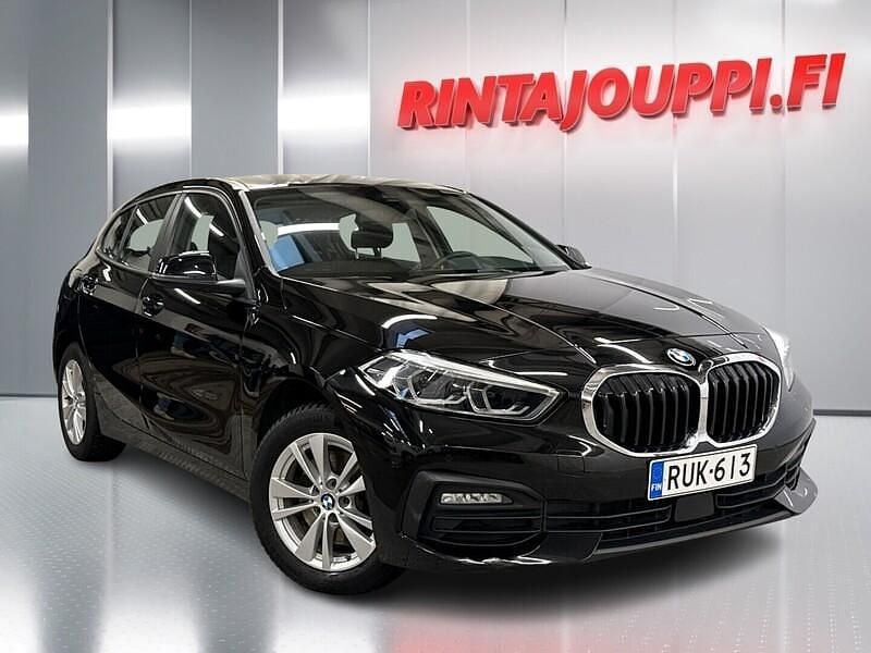 Musta Käytetty 2020 BMW 118 Viistoperä | 19 299 € (Hyvä tarjous) - Kuva 1/4