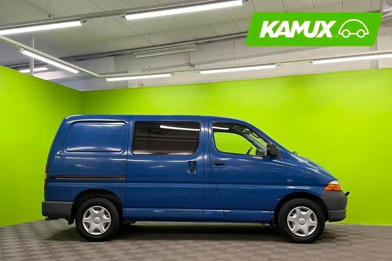 Käytetty Toyota HiAce 88 HP (64 kW) 2004 Sininen Van