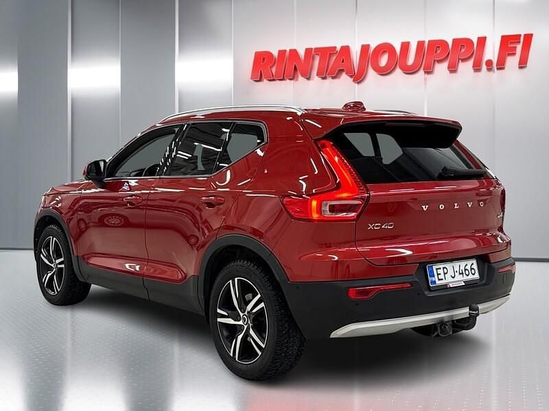 Käytetty Volvo XC40 Momentum 190 HP (139 kW) 2018 Katumaasturi
