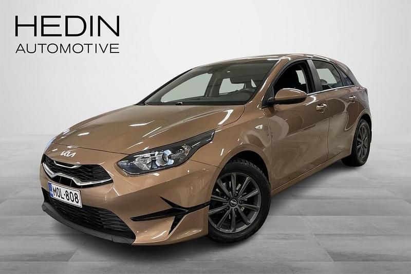 Ruskea Käytetty 2022 Kia Ceed LX Viistoperä | 16 880 € (Perustarjous) - Kuva 1/3