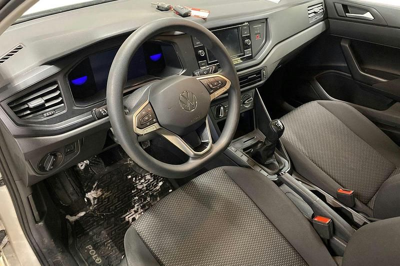 Käytetty VW Polo Comfortline 79 HP (58 kW) 2022 Harmaa Viistoperä