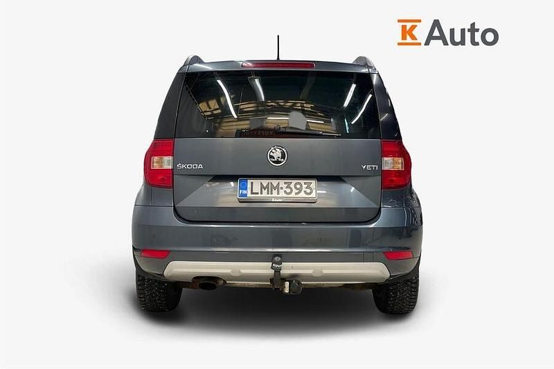 Käytetty Skoda Yeti Elegance 105 HP (77 kW) 2015 Hopea Katumaasturi