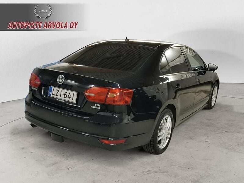 Käytetty VW Jetta 105 HP (77 kW) 2011 Sedan