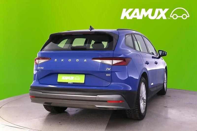Käytetty Skoda Enyaq iV 132 kW (180 HP) 2022 Sininen Katumaasturi