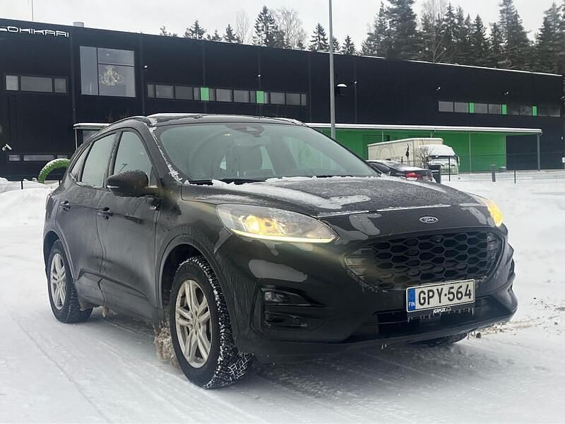Käytetty Ford Kuga ST-Line 224 HP (164 kW) 2021 Katumaasturi