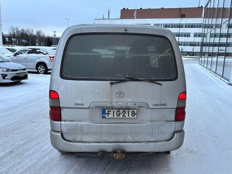 Käytetty Toyota HiAce 117 HP (86 kW) 2007 Hopea Van