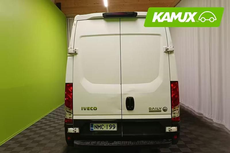 Käytetty Iveco Daily 156 HP (114 kW) 2018 Van